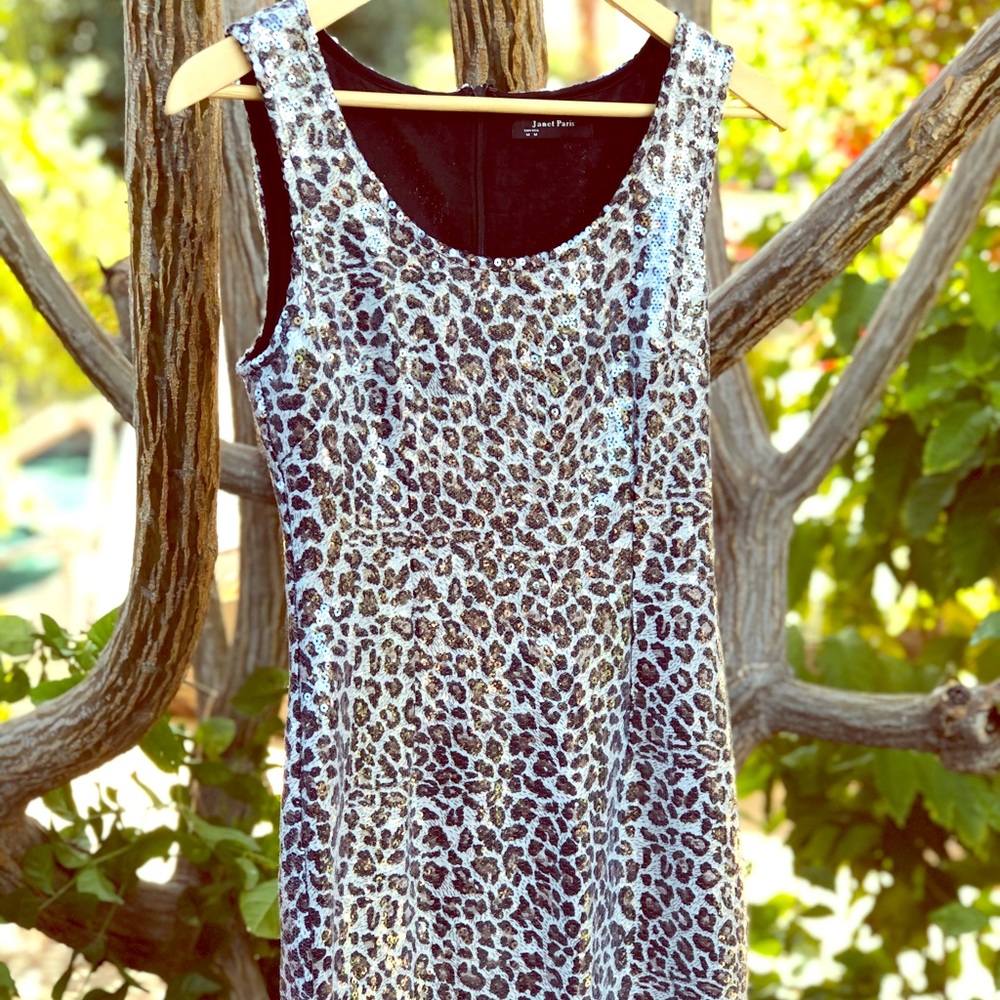 Sequined leopard-print body-con minidress!
